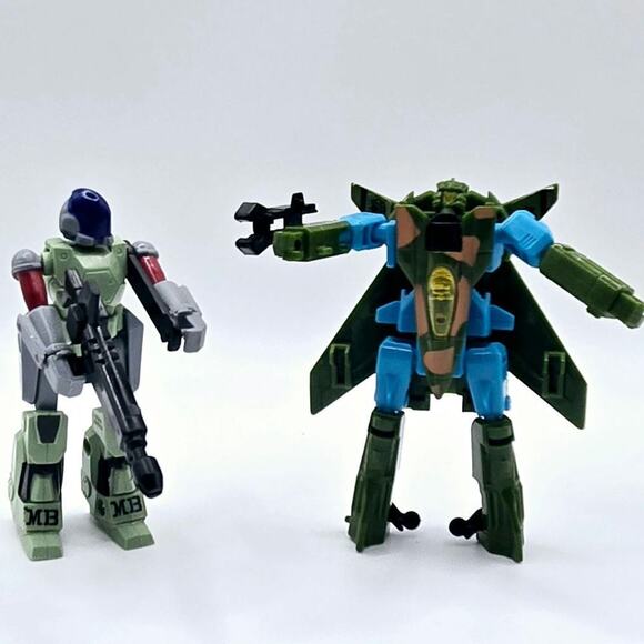 Transformer G 1995 Cyberjet & 1983 Robotech Scott Bernard Action Figurine - Picture 1 of 7